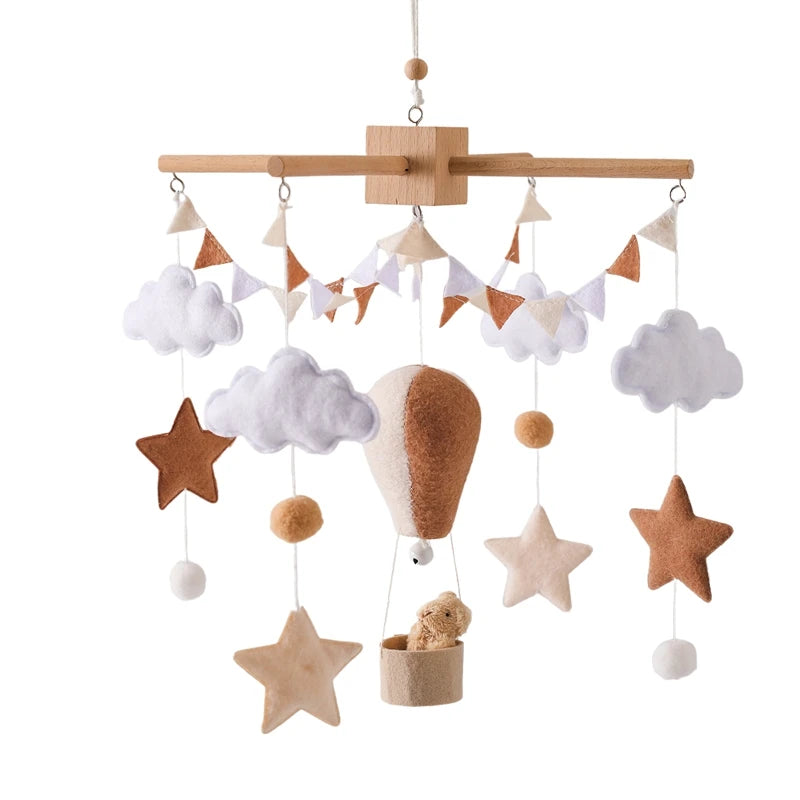 mobile bébé montgolfière nacelle feutre moelleux bois étoile nuage boules banderole ourson