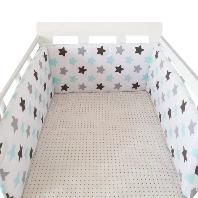 tour de lit tissu rembourré lavable étoiles grise noire bleu fond blanc