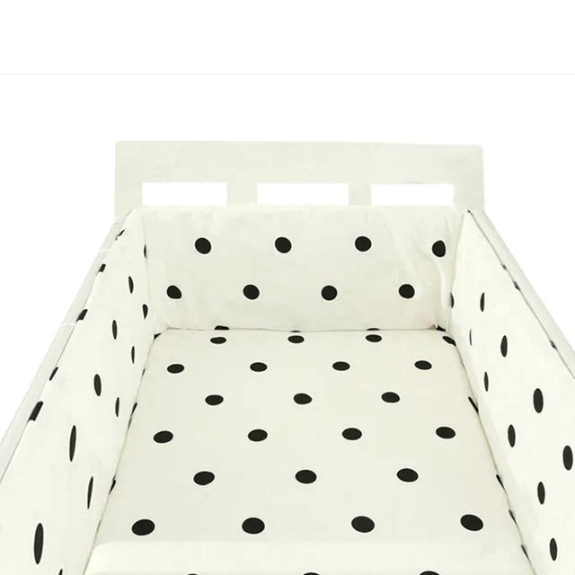 tour de lit tissu rembourré lavable pois noir fond blanc