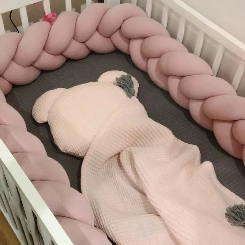 tresse de lit rose confortable doudou sécurité bébé sommeil