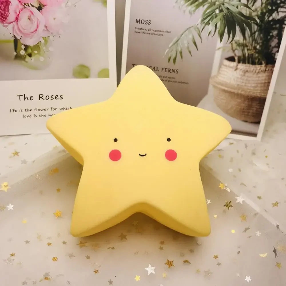 veilleuse bébé étoile dimension moyenne lumière chaude fermée mignonne table